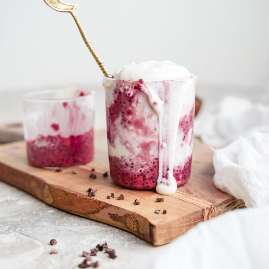 red velvet overnight oats with spoon