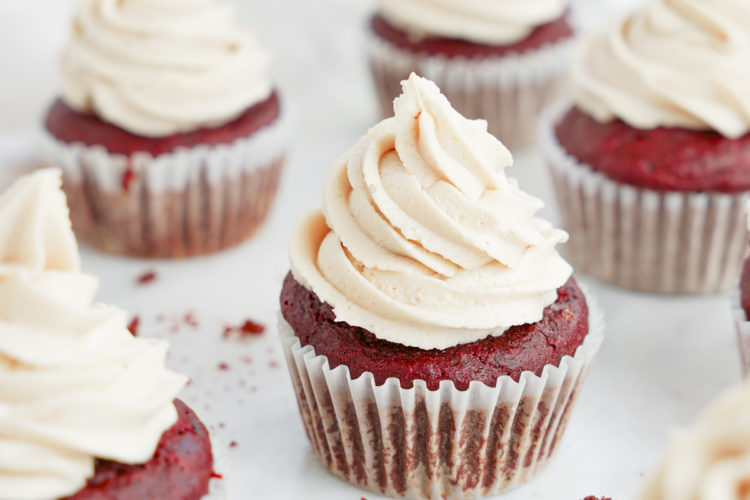healthy vegan red velvet cupcakes with vegan cream cheese frosting