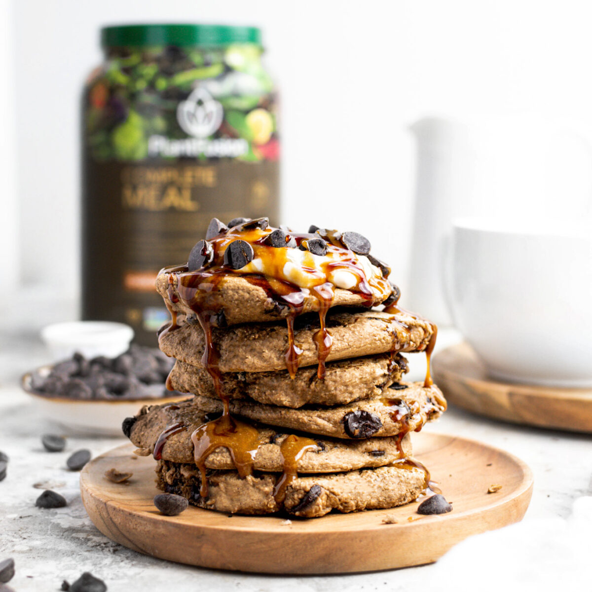 chocolate protein pancakes featured image