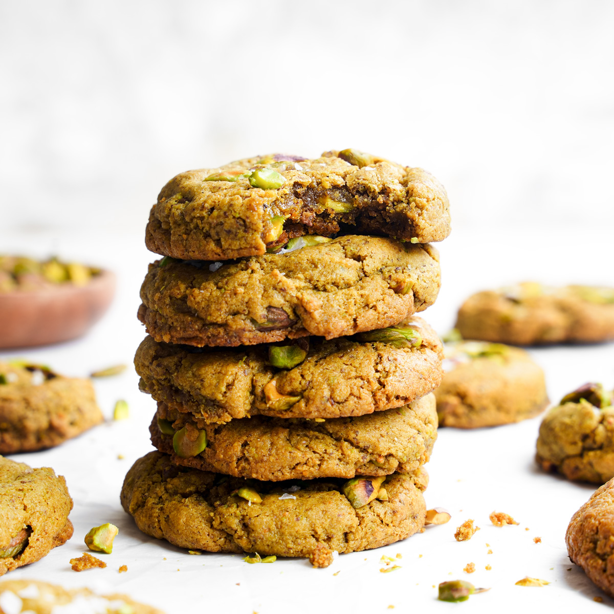 vegan pistachio cookies featured image