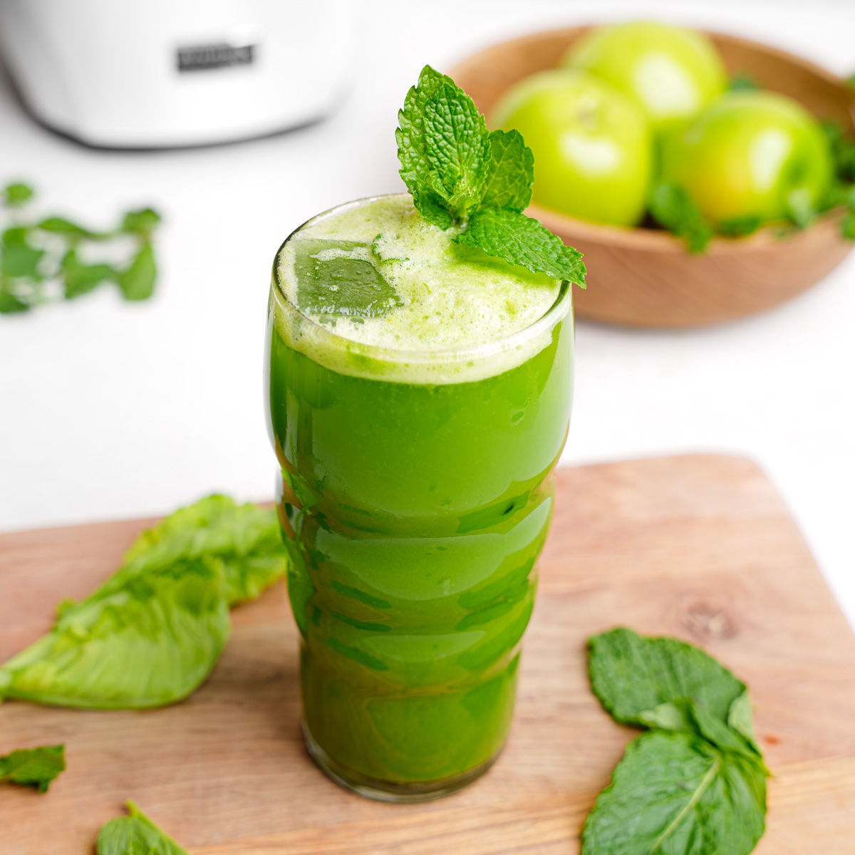 collard green juice featured image